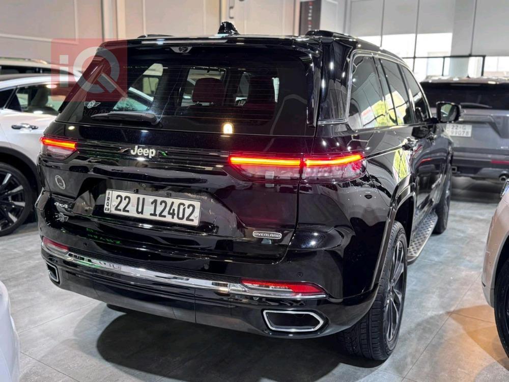 جیپ گراند شیرۆکی